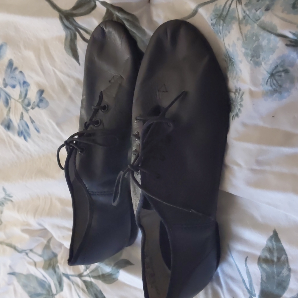 Capesio Dance Shoes Size 8